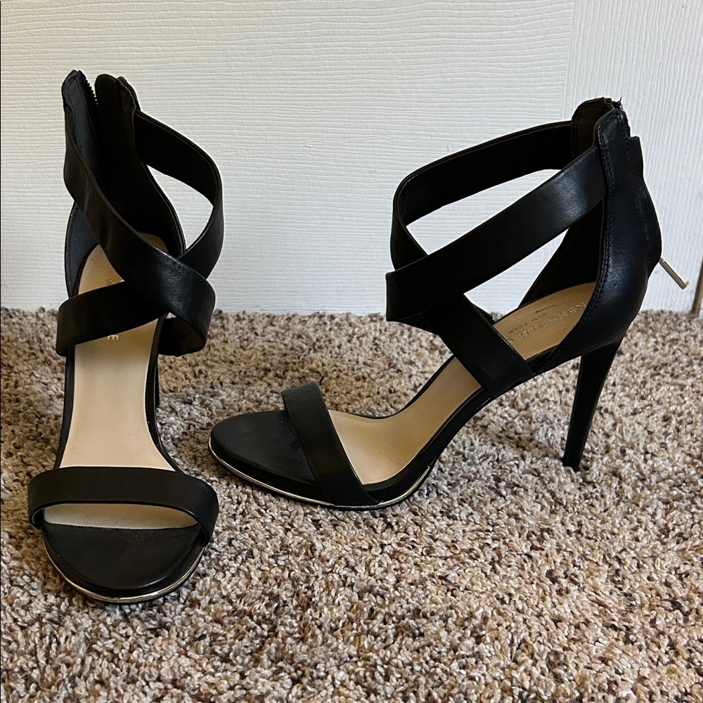 Kenneth Cole Elegant Black Strappy 3 in Heels